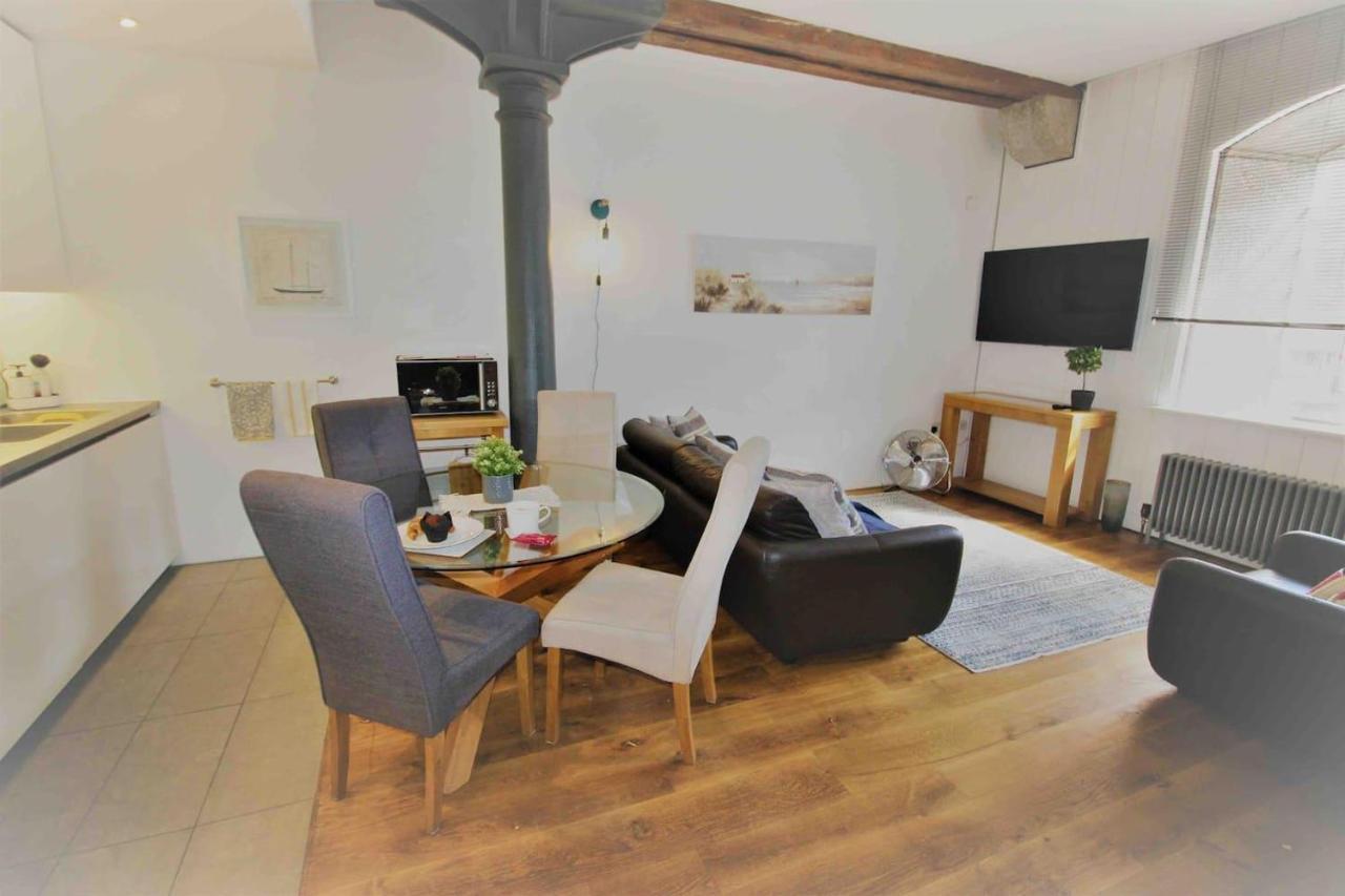 Cozy Coastal Apartment Plymouth Buitenkant foto