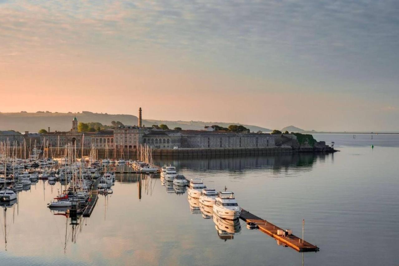 Cozy Coastal Apartment Plymouth Buitenkant foto